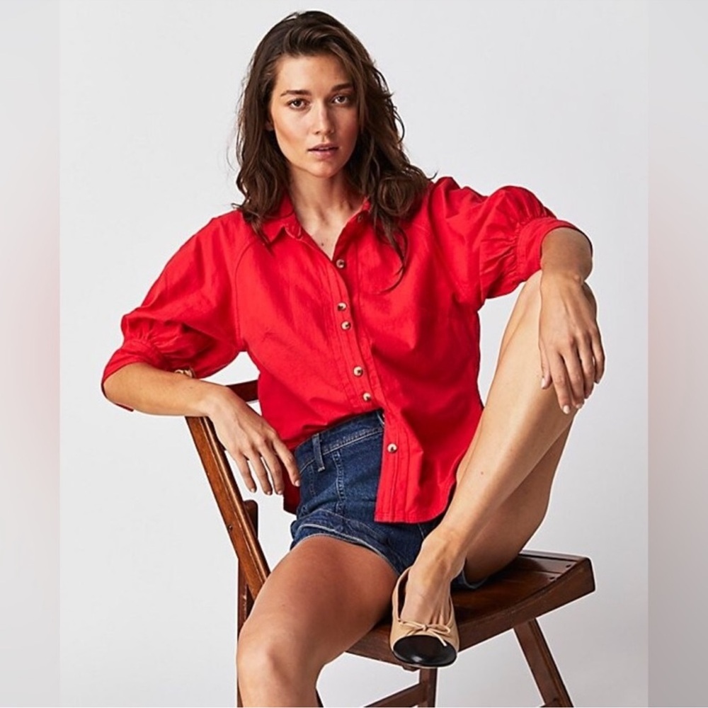 60. NWOT Free People Ellie Solid Top